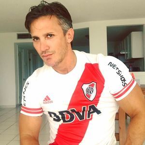 Meet your Posher, Carlos